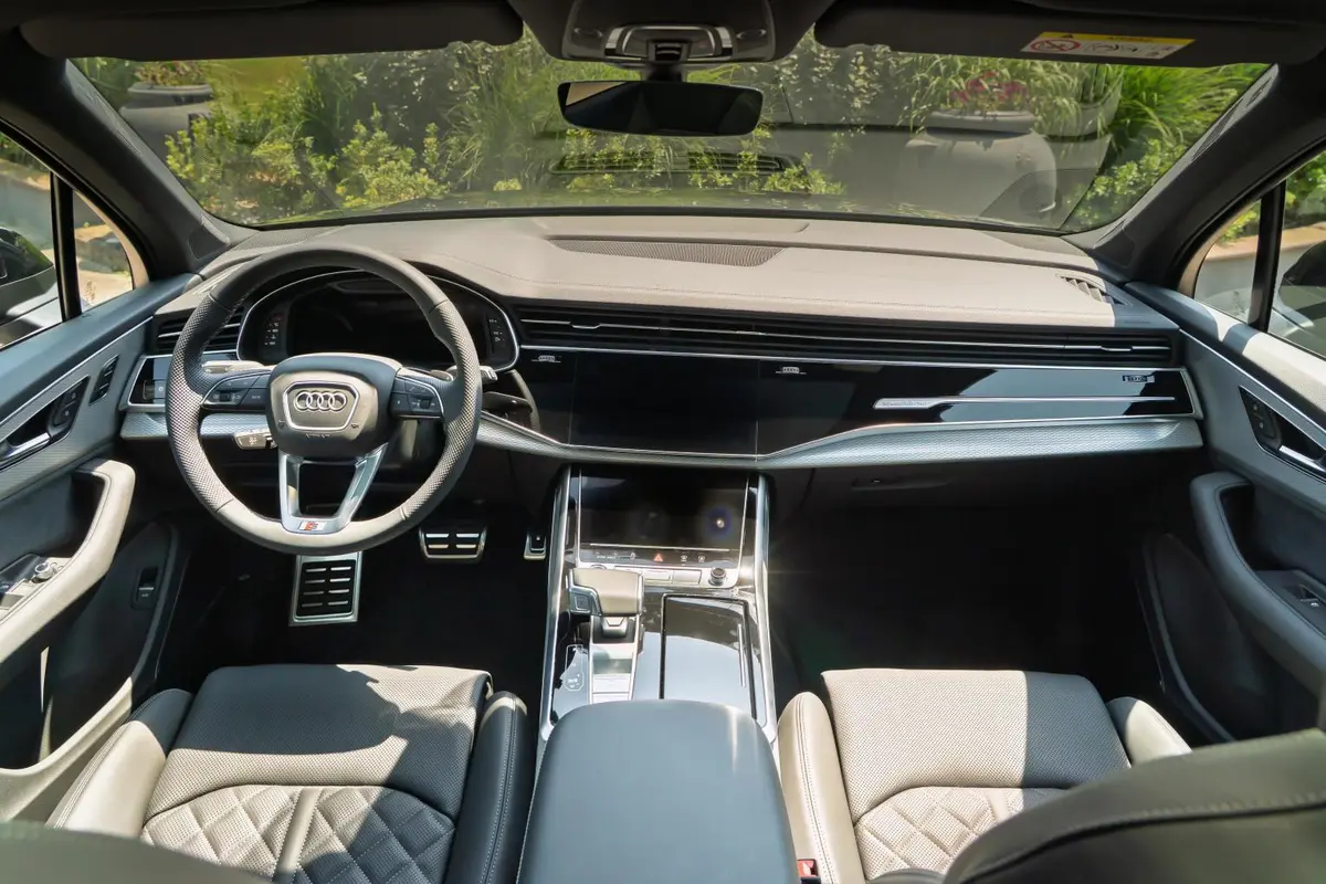Audi Q7 50 TDI S-Line Edition 2025, exterior — Florence Luxury Car Rental, Florence. Audi Q7 50 TDI S-Line Edition in Florence Renting the 2025 Audi Q7 50 TDI S-Line Edition…