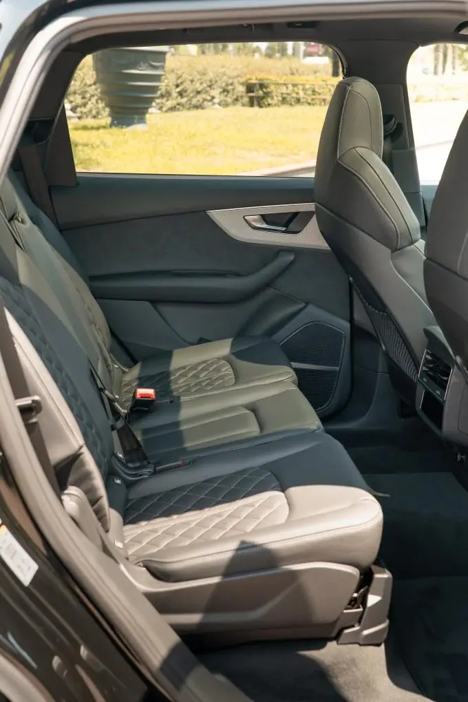 Audi Q7 50 TDI S-Line Edition 2025, rear view — Florence Luxury Car Rental, Florence. Audi Q7 50 TDI S-Line Edition in Florence Renting the 2025 Audi Q7 50 TDI S-Line Edition…