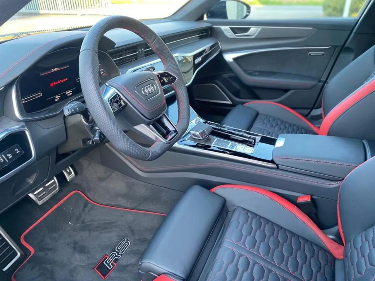 Audi RS6 2022, front view — Florence Luxury Car Rental, Florence. Autostrada comfort with real cargo for Pisa runs