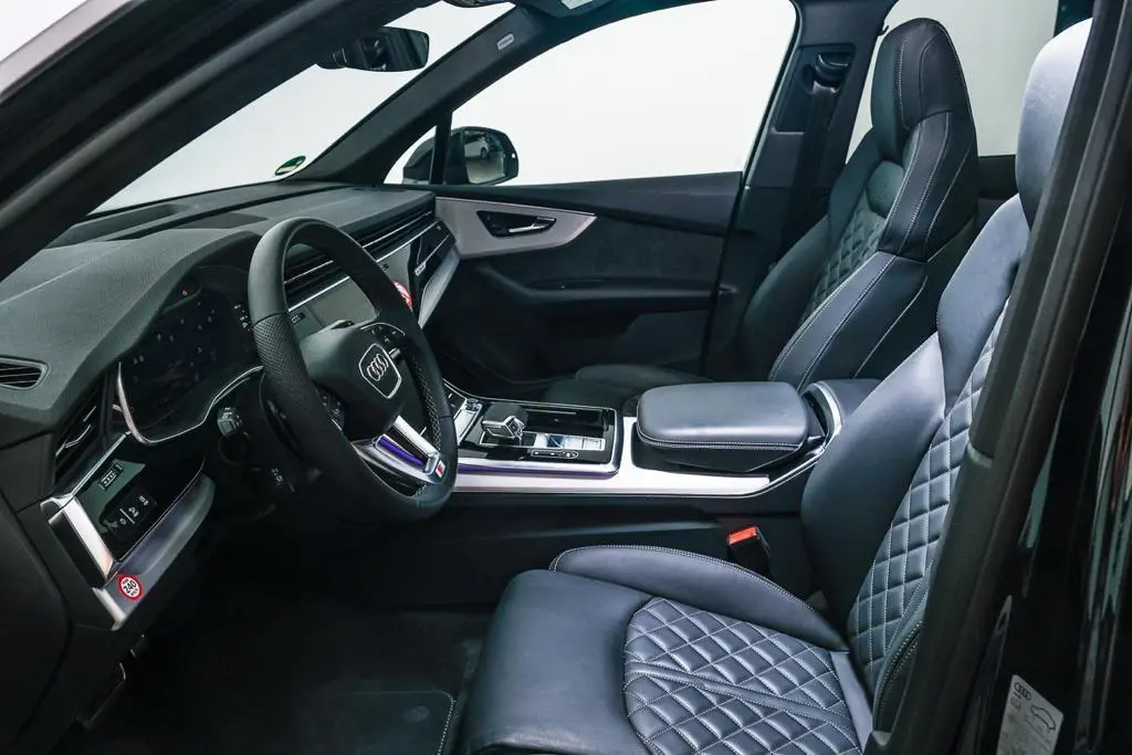 Audi SQ7 2025, dashboard — Florence Luxury Car Rental, Florence. Audi SQ7 in Florence Renting the 2025 Audi SQ7 in Florence provides an SUV engineered…