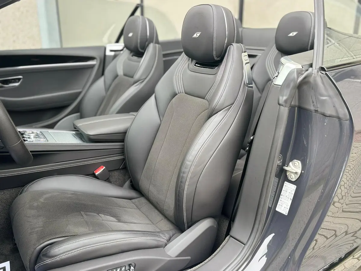 Bentley Continental GTC S V8 2025, interior — Florence Luxury Car Rental, Florence. Bentley Continental GTC S V8 in Florence Renting the 2025 Bentley Continental GTC S V8 in…