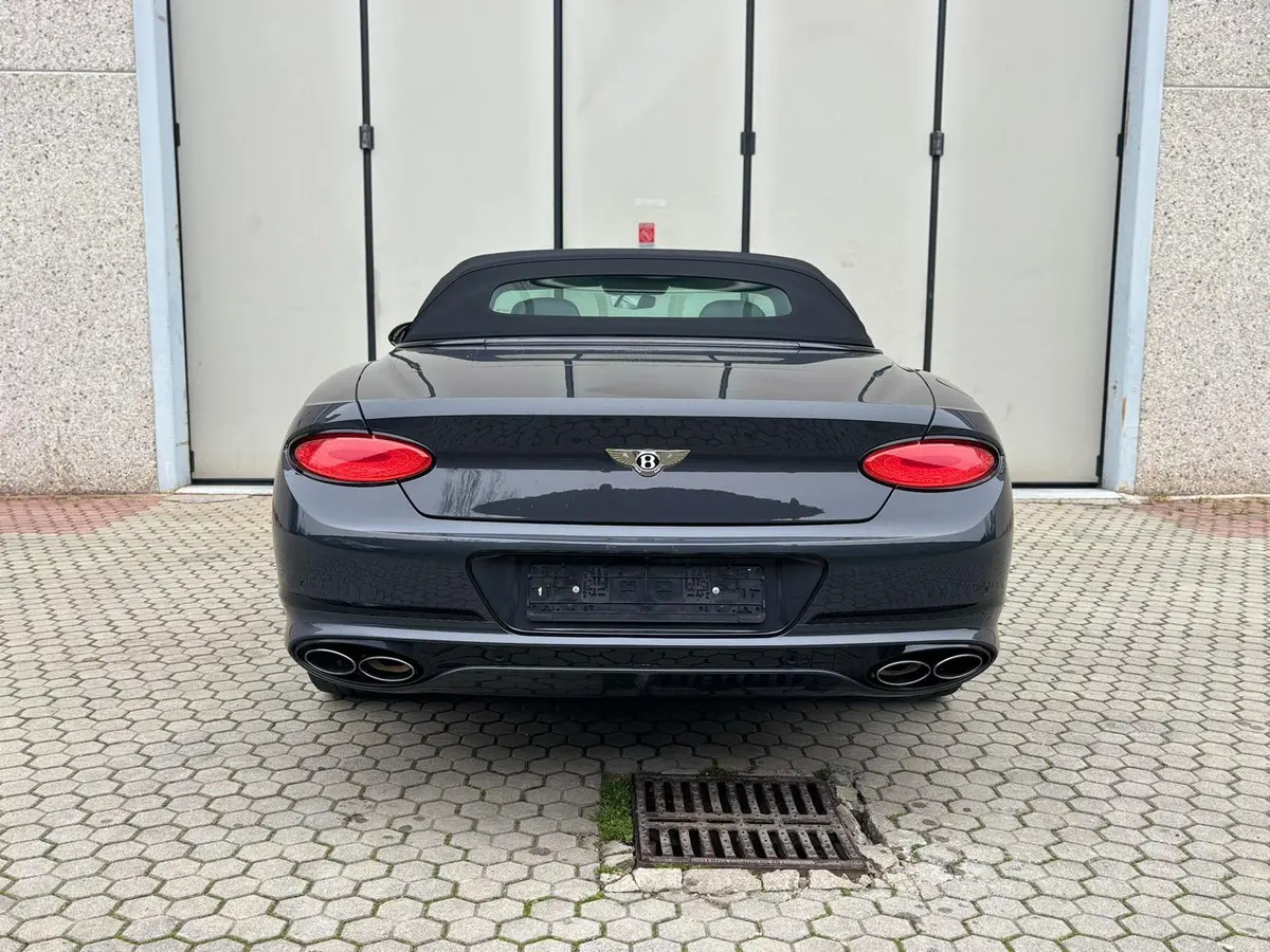 Bentley Continental GTC S V8 2025, dashboard — Florence Luxury Car Rental, Florence. Bentley Continental GTC S V8 in Florence Renting the 2025 Bentley Continental GTC S V8 in…