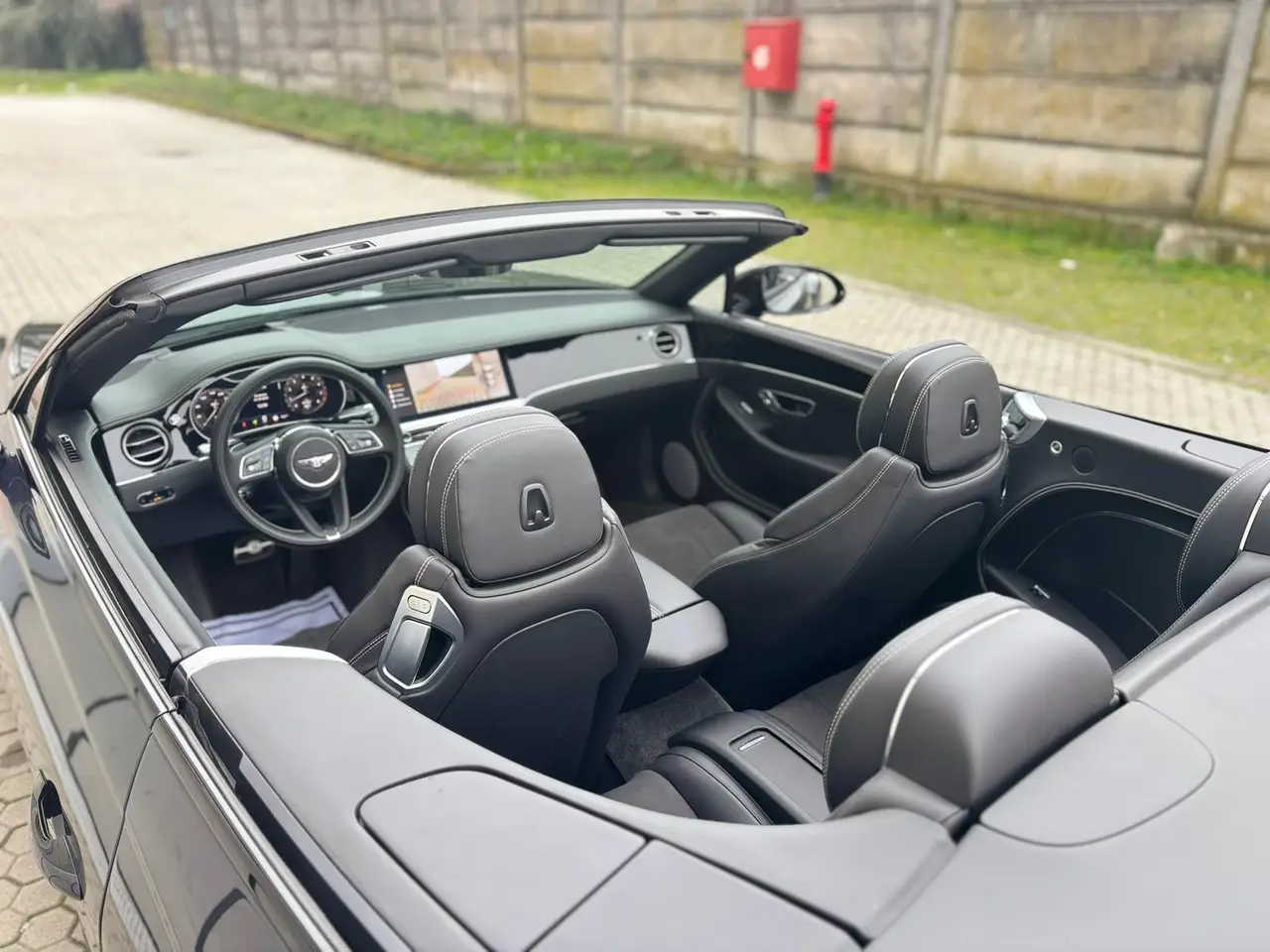 Bentley Continental GTC S V8 2025, side profile — Florence Luxury Car Rental, Florence. Bentley Continental GTC S V8 in Florence Renting the 2025 Bentley Continental GTC S V8 in…