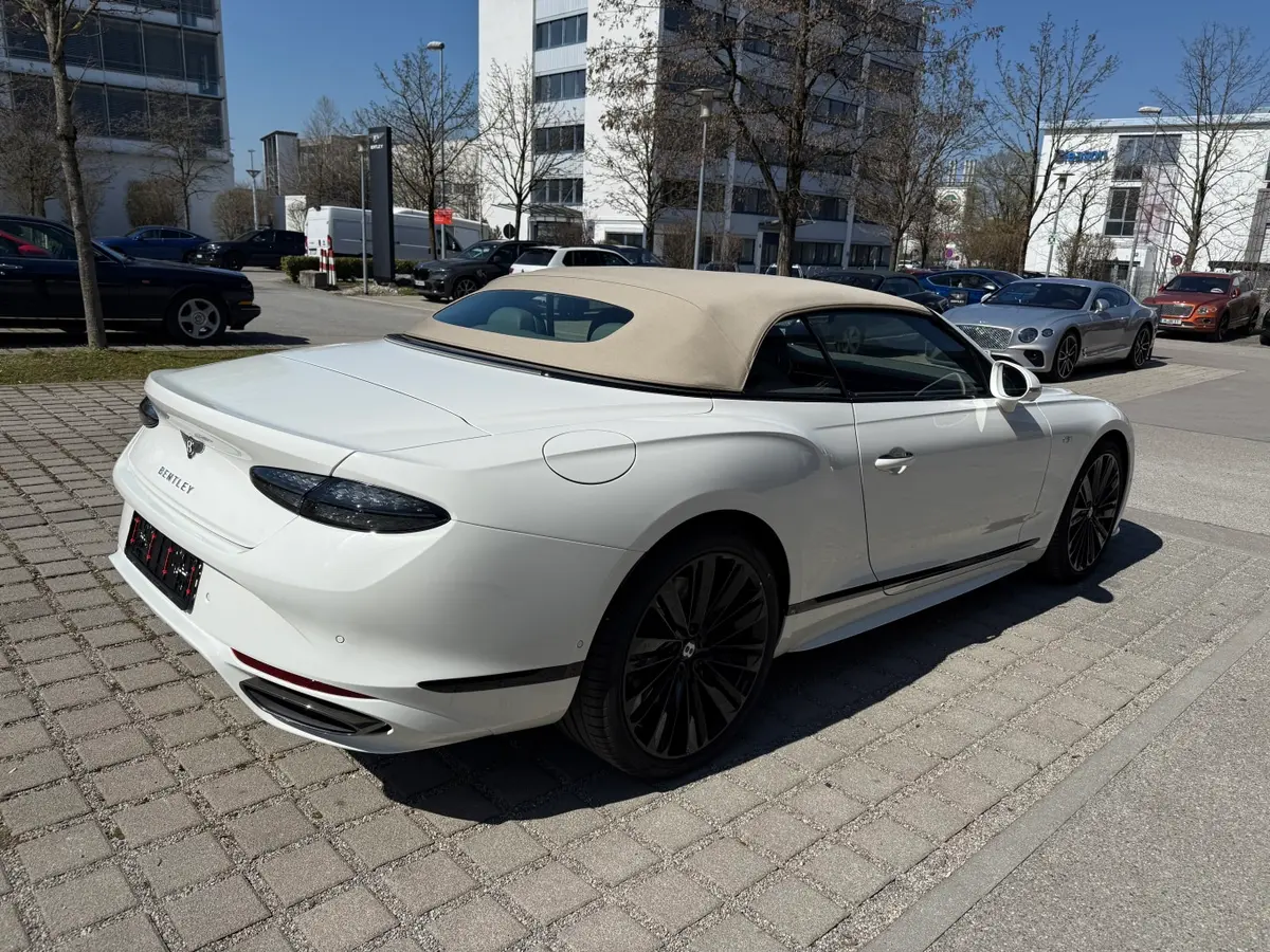 Bentley Continental GTC Speed 2025, exterior — Florence Luxury Car Rental, Florence. Bentley Continental GTC Speed in Florence The 2025 Bentley Continental GTC Speed is…
