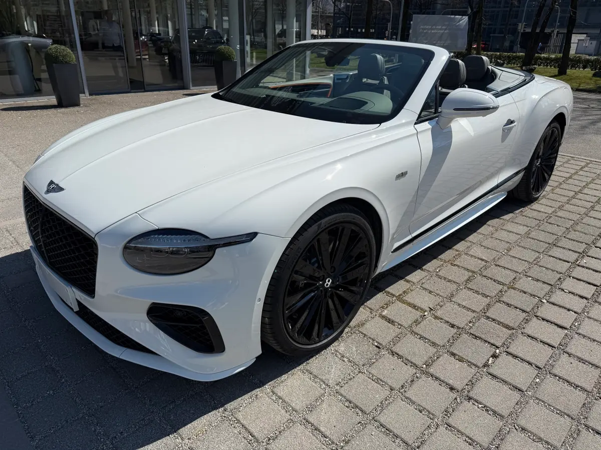 Bentley Continental GTC Speed 2025, dashboard — Florence Luxury Car Rental, Florence. Bentley Continental GTC Speed in Florence The 2025 Bentley Continental GTC Speed is…