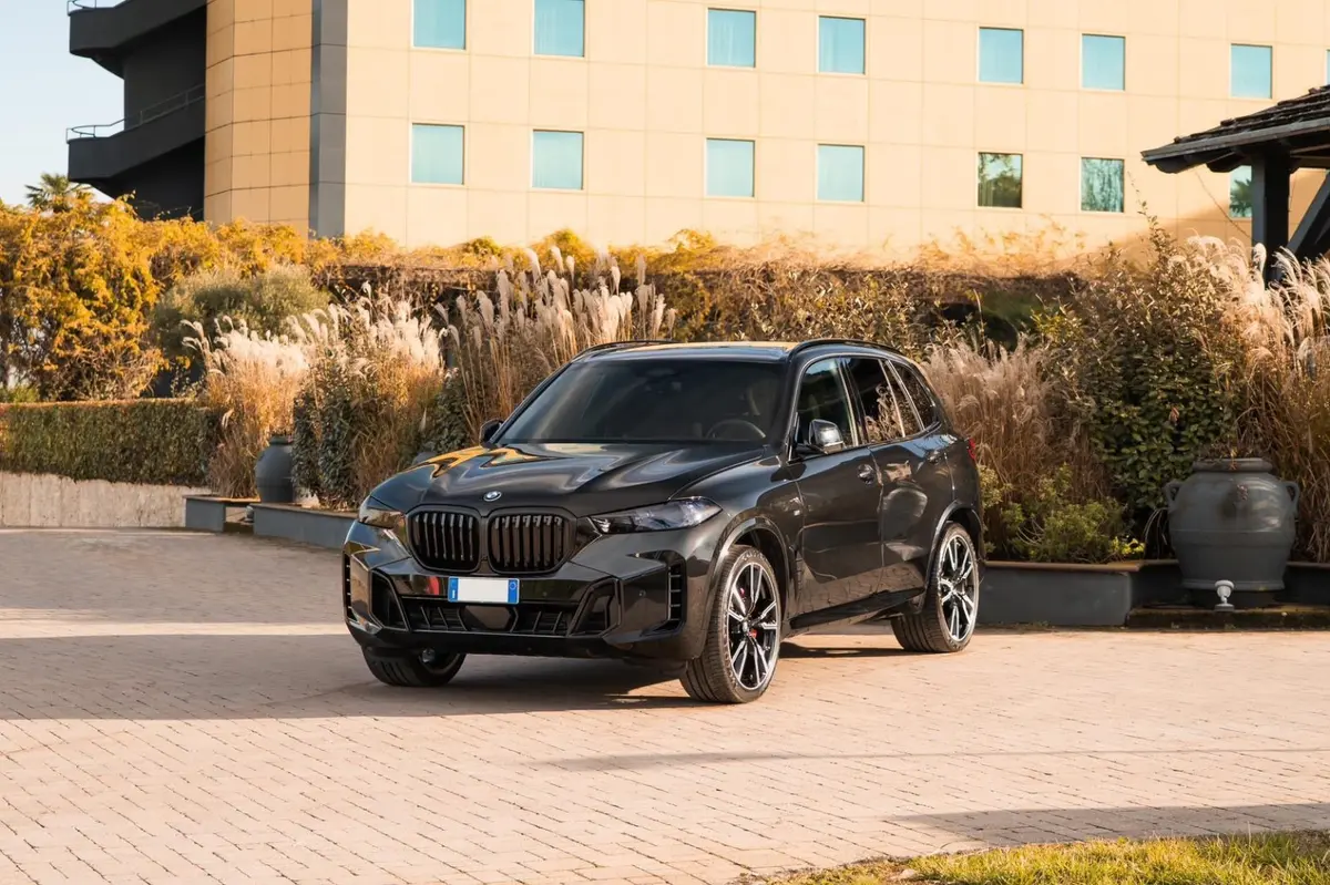BMW X5 M-pack 30d 2025 — Florence Luxury Car Rental, Florence. BMW X5 M-pack 30d in Florence The 2025 BMW X5 M-pack 30d is available for rental in…