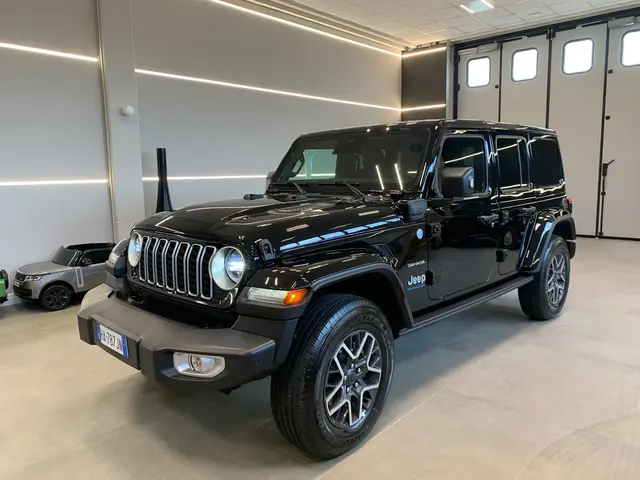 Jeep Wrangler 2025 — Florence Luxury Car Rental, Florence