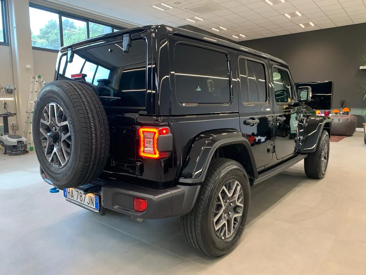 Jeep Wrangler 2025, interior — Florence Luxury Car Rental, Florence. Jeep Wrangler in Florence Renting the 2025 Jeep Wrangler in Florence provides an SUV…