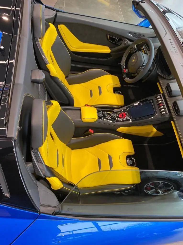 Lamborghini Huracan Evo Spyder 2022, exterior — Florence Luxury Car Rental, Florence. Lamborghini Huracan Evo Spyder in Florence Renting the 2022 Lamborghini Huracan Evo…