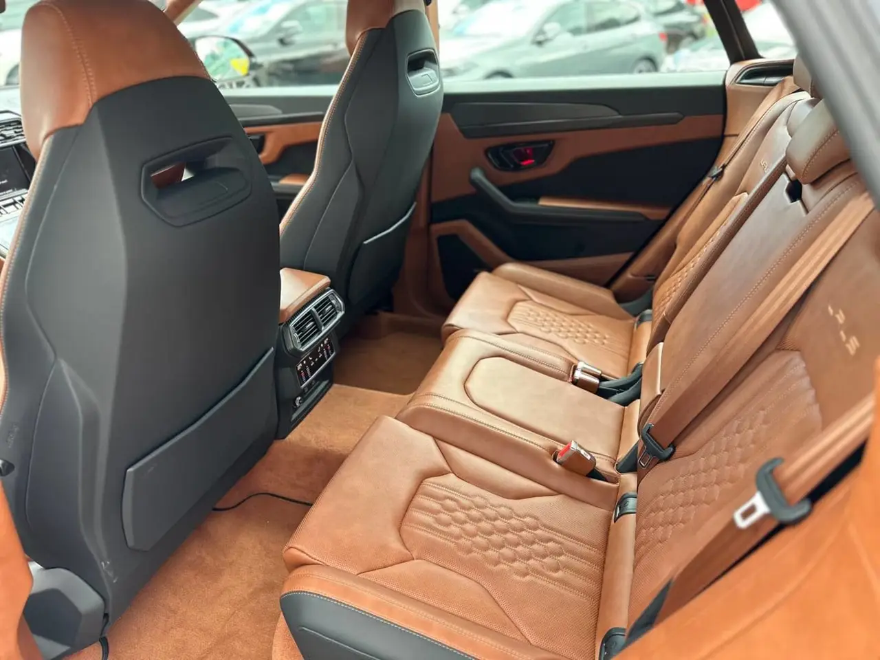 Lamborghini Urus S 2023, exterior — Florence Luxury Car Rental, Florence. Lamborghini Urus S in Florence Renting the 2023 Lamborghini Urus S in Florence provides…