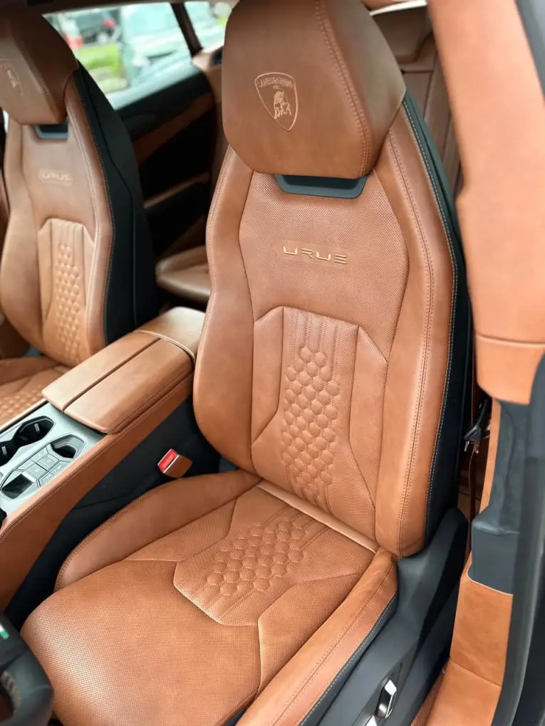 Lamborghini Urus S 2023, dashboard — Florence Luxury Car Rental, Florence. Lamborghini Urus S in Florence Renting the 2023 Lamborghini Urus S in Florence provides…