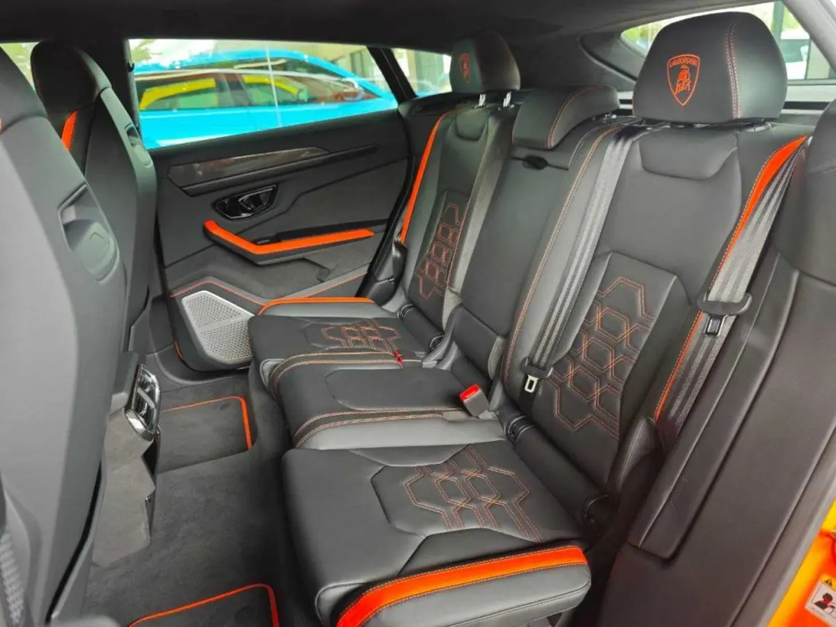 Lamborghini Urus S 2024, interior — Florence Luxury Car Rental, Florence. Lamborghini Urus S in Florence Renting the 2024 Lamborghini Urus S in Florence provides…