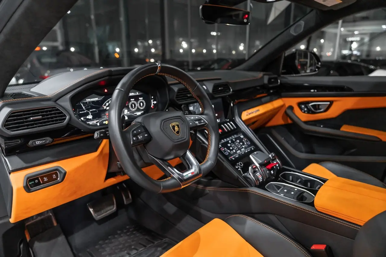Lamborghini Urus S 2024, dashboard — Florence Luxury Car Rental, Florence. Lamborghini Urus S in Florence Renting the 2024 Lamborghini Urus S in Florence provides…