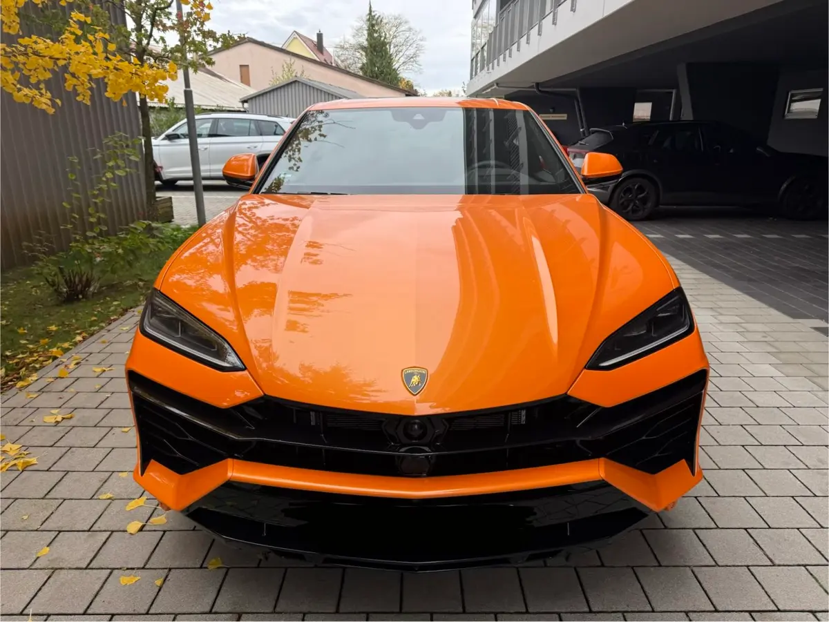 Lamborghini URUS SE 2025 — Florence Luxury Car Rental, Florence. Lamborghini URUS SE in Florence Renting the 2025 Lamborghini URUS SE in Florence provides…