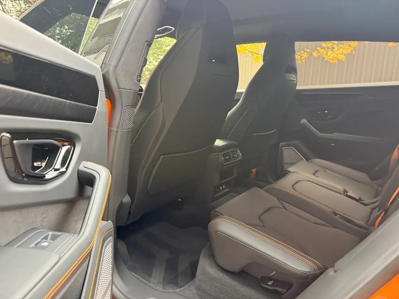 Lamborghini URUS SE 2025, dashboard — Florence Luxury Car Rental, Florence. Lamborghini URUS SE in Florence Renting the 2025 Lamborghini URUS SE in Florence provides…