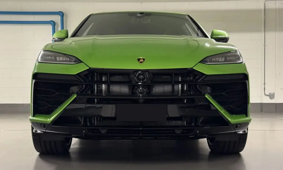 Lamborghini Urus SE 2026, interior — Florence Luxury Car Rental, Florence. Lamborghini Urus SE in Florence Renting the 2026 Lamborghini Urus SE in Florence provides…