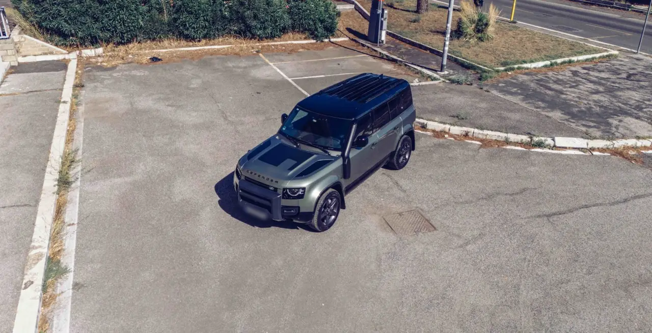 Land Rover Defender X-Dynamic 7 seater 2024, rear view — Florence Luxury Car Rental, Florence. Land Rover Defender X-Dynamic 7 seater in Florence Renting the 2024 Land Rover Defender…