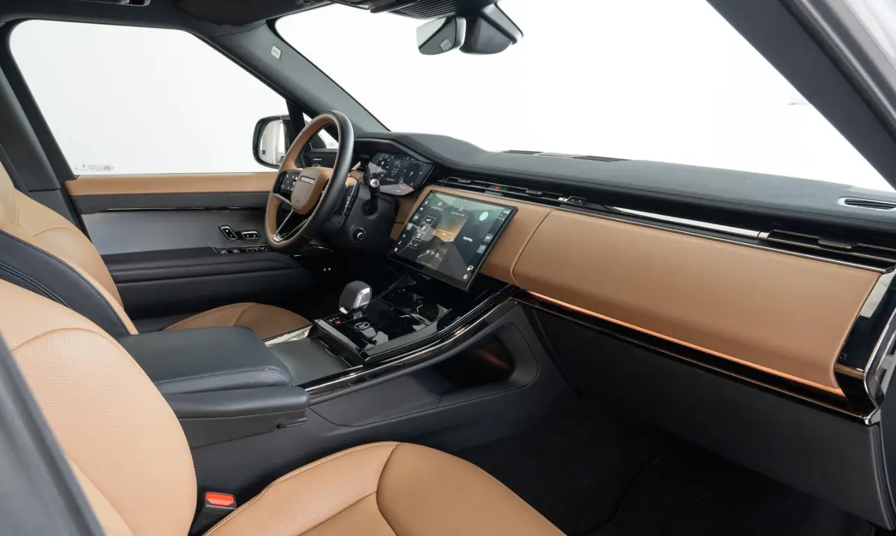 Land Rover Range Rover Sport 2025, exterior — Florence Luxury Car Rental, Florence. Land Rover Range Rover Sport in Florence Renting the 2025 Land Rover Range Rover Sport in…