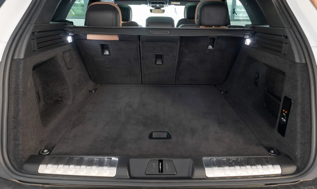Land Rover Range Rover Sport 2025, interior — Florence Luxury Car Rental, Florence. Land Rover Range Rover Sport in Florence Renting the 2025 Land Rover Range Rover Sport in…