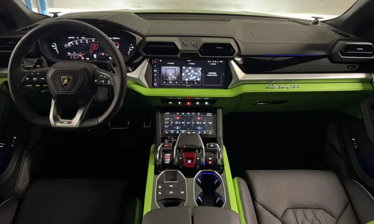 Land Rover Range Rover Sport Dynamic SE 2025, dashboard — Florence Luxury Car Rental, Florence. Land Rover Range Rover Sport Dynamic SE in Florence The 2025 Land Rover Range Rover Sport…