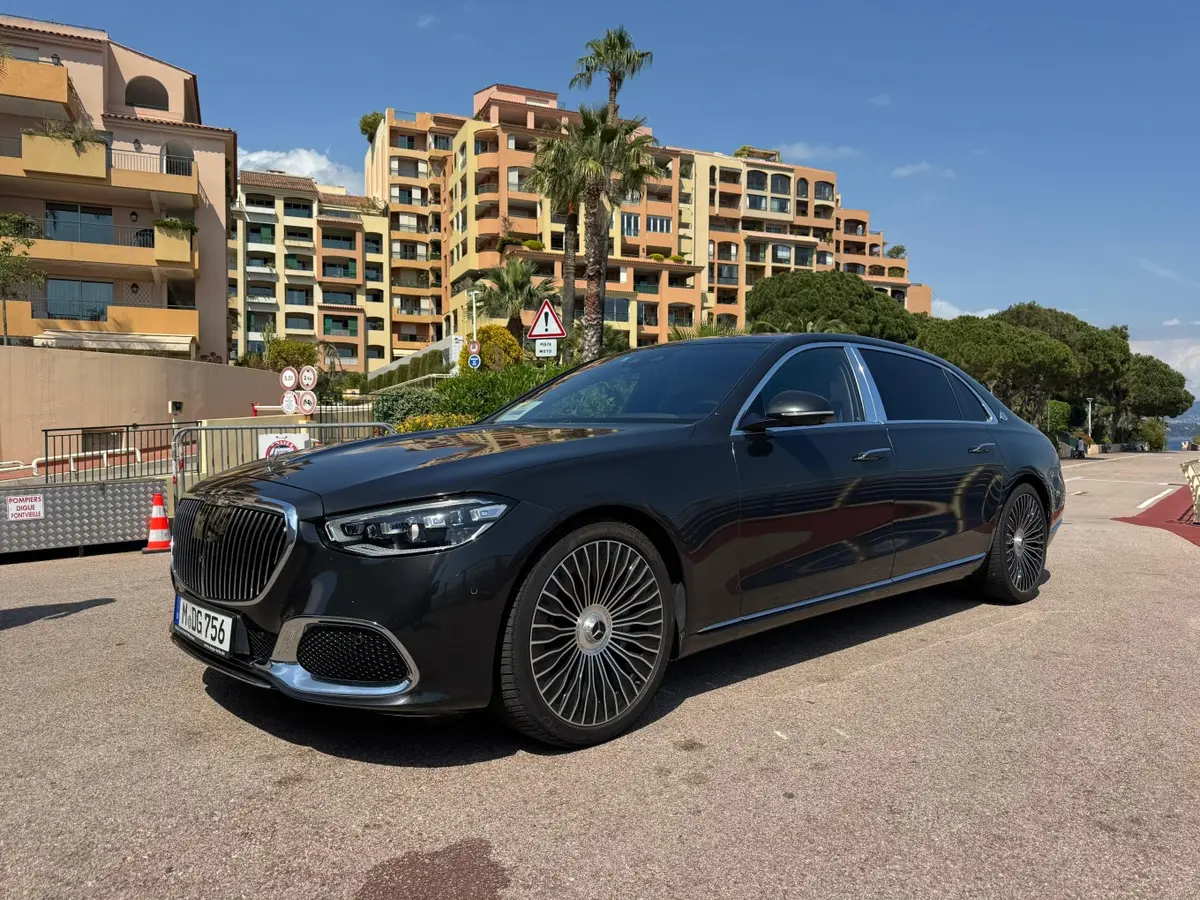 Maybach S580 2023, dashboard — Florence Luxury Car Rental, Florence. Maybach S580 in Florence Hiring the 2023 Maybach S580 in Florence provides a luxury model…