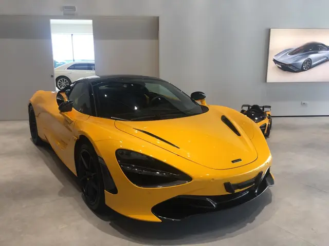McLaren 720S Spider 2022 — Florence Luxury Car Rental, Florence