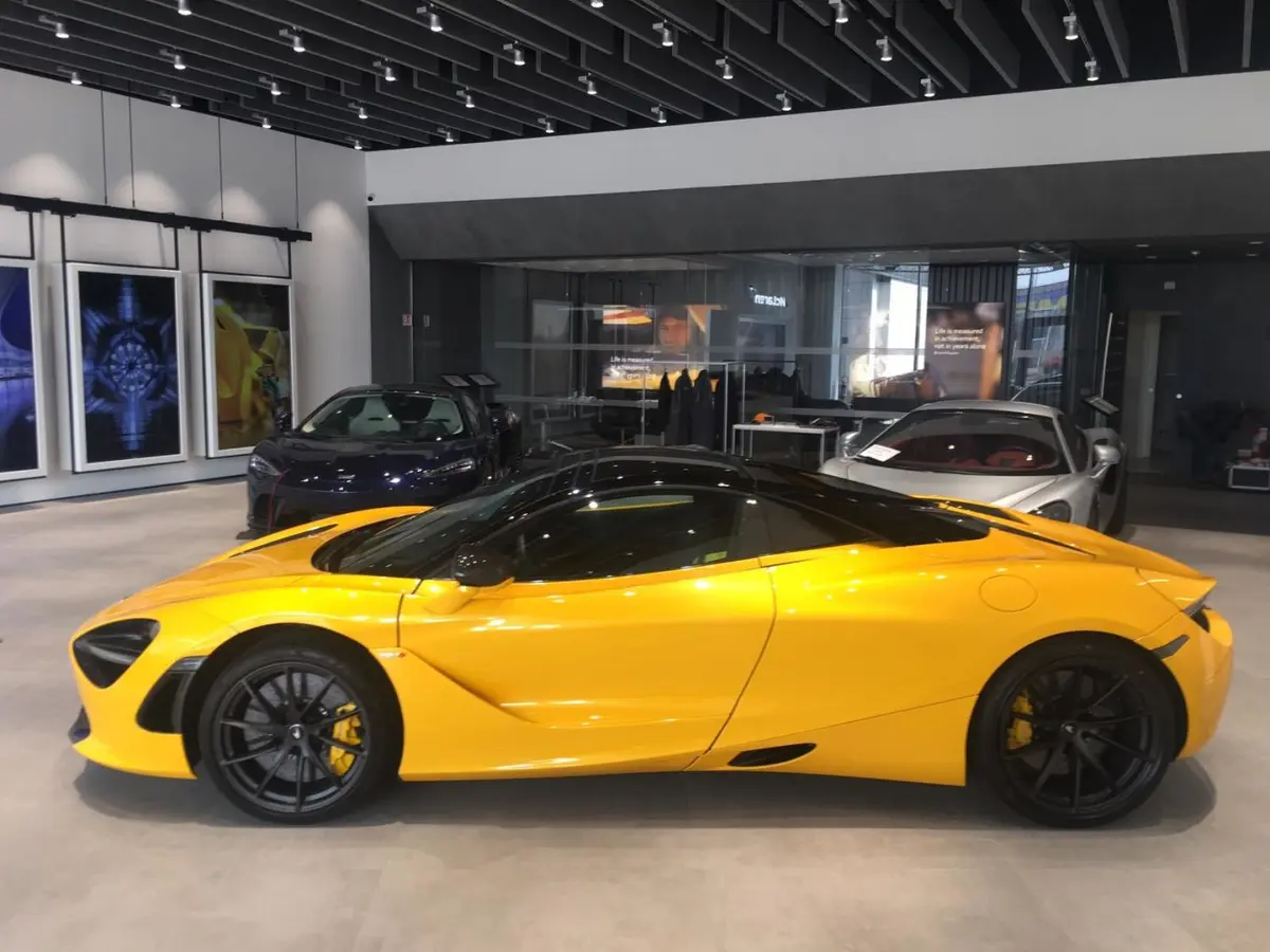 McLaren 720S Spider 2022, rear view — Florence Luxury Car Rental, Florence. McLaren 720S Spider in Florence The 2022 McLaren 720S Spider is available for rental in…