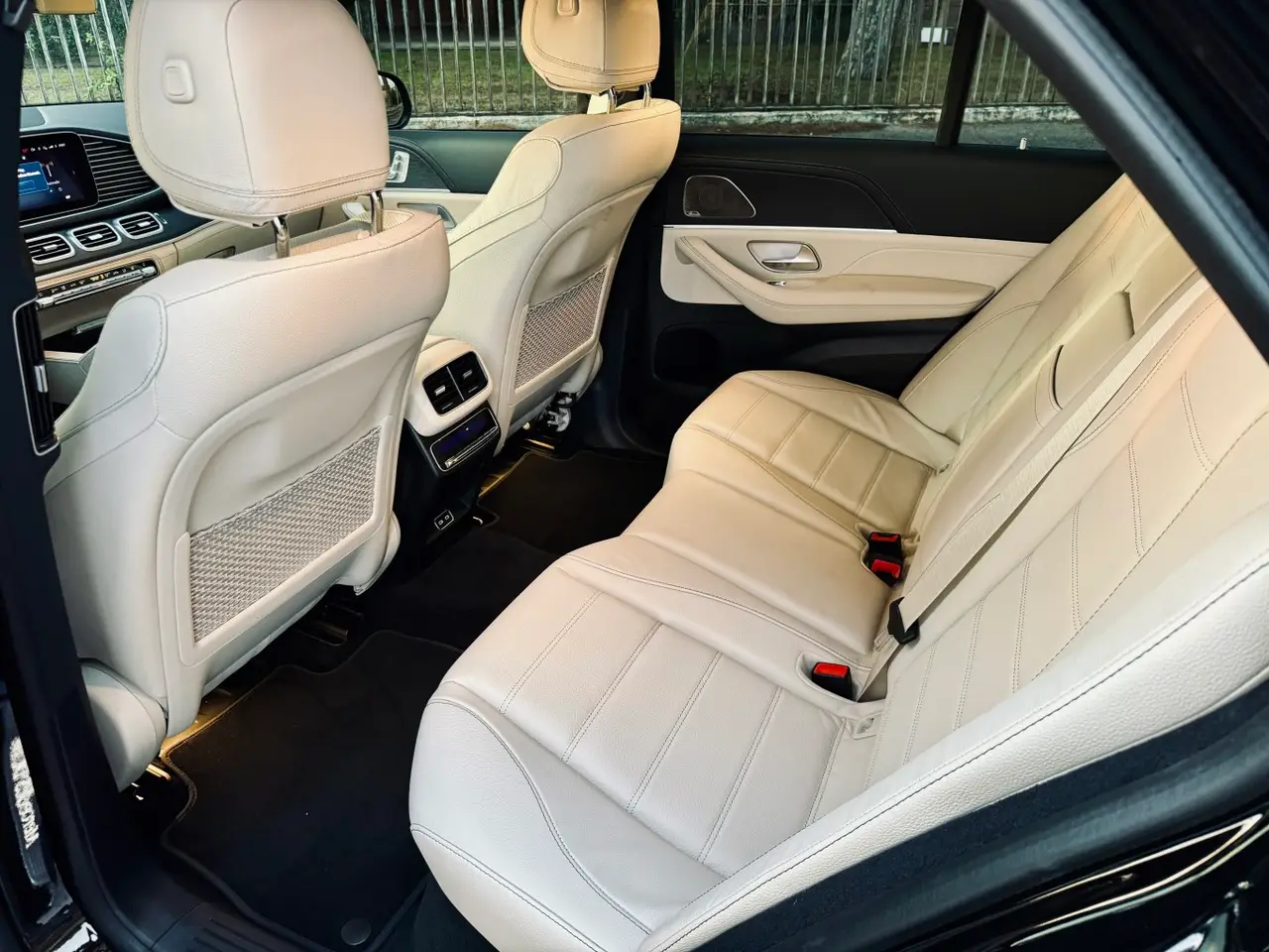 Mercedes Benz GLS Maybach 2022, front view — Florence Luxury Car Rental, Florence. Villa transfers and airport arrivals, handled quietly
