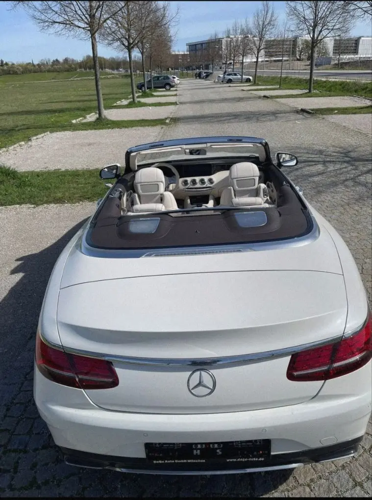 Mercedes Benz S560 Cabrio 2021, front view — Florence Luxury Car Rental, Florence. Mercedes Benz S560 Cabrio in Florence Renting the 2021 Mercedes Benz S560 Cabrio in…