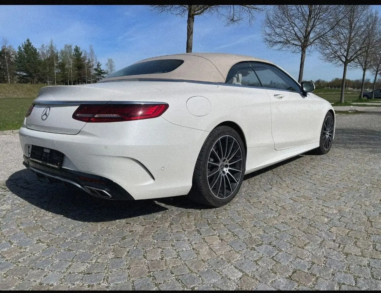 Mercedes Benz S560 Cabrio 2021, rear view — Florence Luxury Car Rental, Florence. Mercedes Benz S560 Cabrio in Florence Renting the 2021 Mercedes Benz S560 Cabrio in…