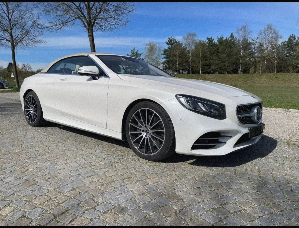 Mercedes Benz S560 Cabrio 2021 — Florence Luxury Car Rental, Florence. Mercedes Benz S560 Cabrio in Florence Renting the 2021 Mercedes Benz S560 Cabrio in…