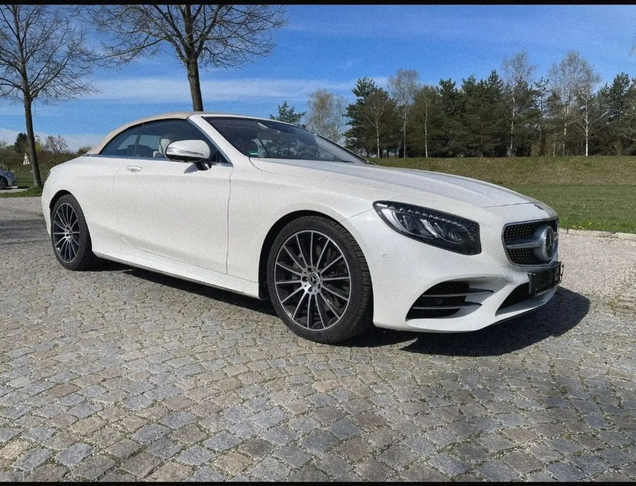 Mercedes Benz S560 Cabrio 2021 — Florence Luxury Car Rental, Florence. Mercedes Benz S560 Cabrio in Florence Renting the 2021 Mercedes Benz S560 Cabrio in…