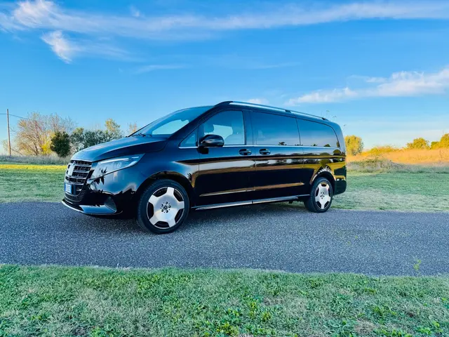Minivans — Florence Luxury Car Rental, Florence