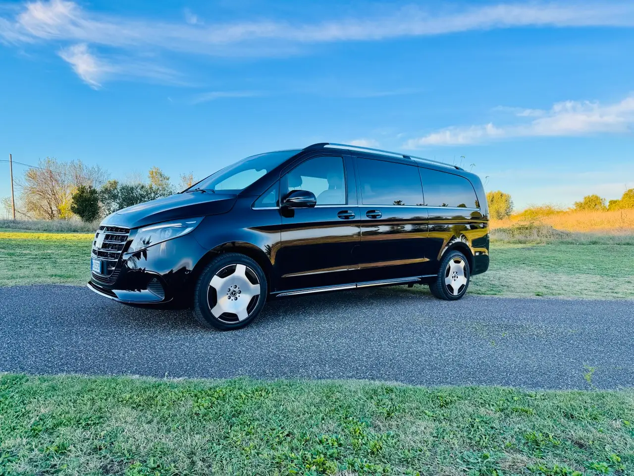 Mercedes Benz V300 4x4 XL Exclusive 7 seats 2025 — Florence Luxury Car Rental, Florence. Seven seats, one smooth ride to Siena