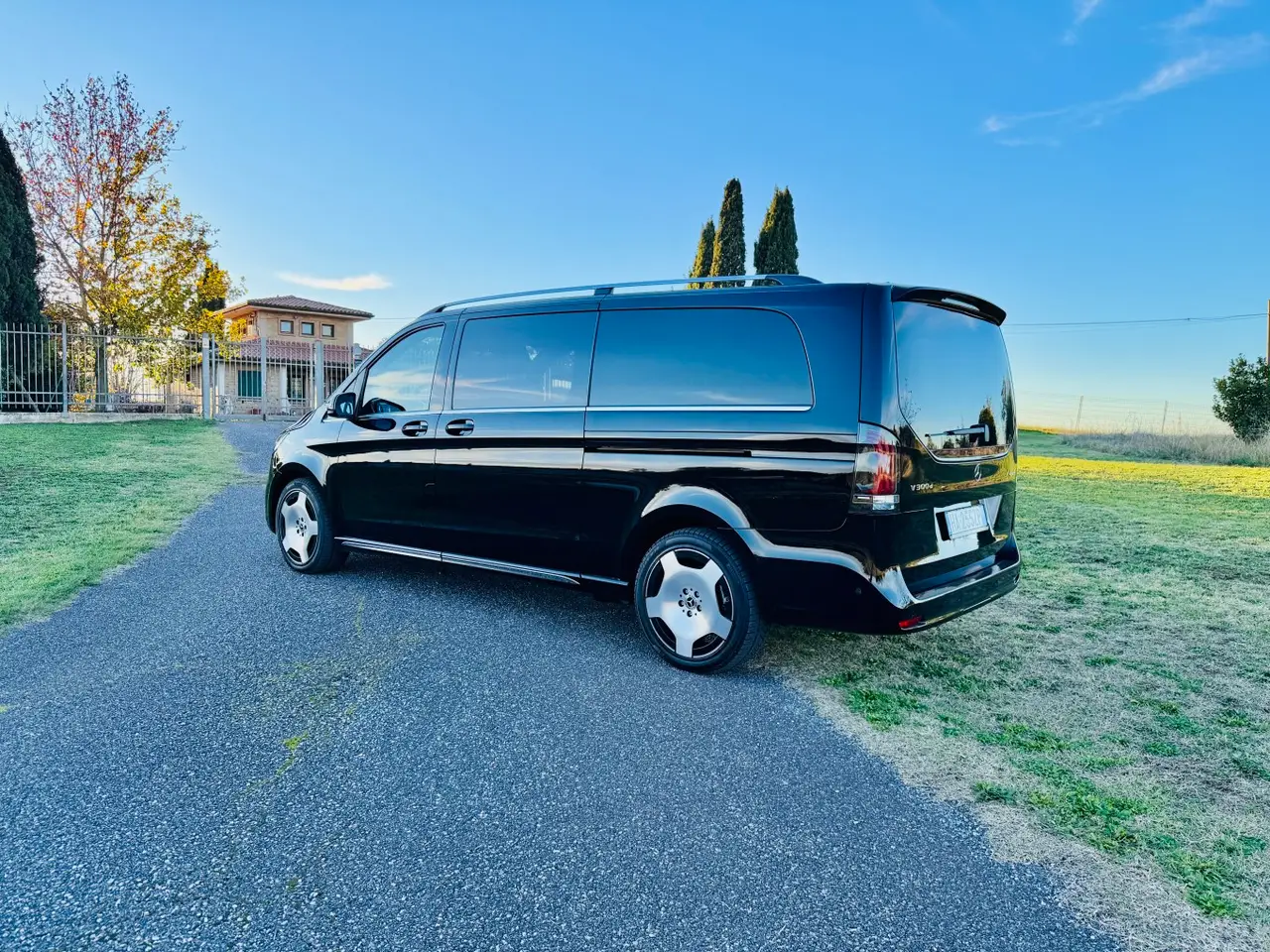 Mercedes Benz V300 4x4 XL Exclusive 7 seats 2025, exterior — Florence Luxury Car Rental, Florence. Seven seats, one smooth ride to Siena