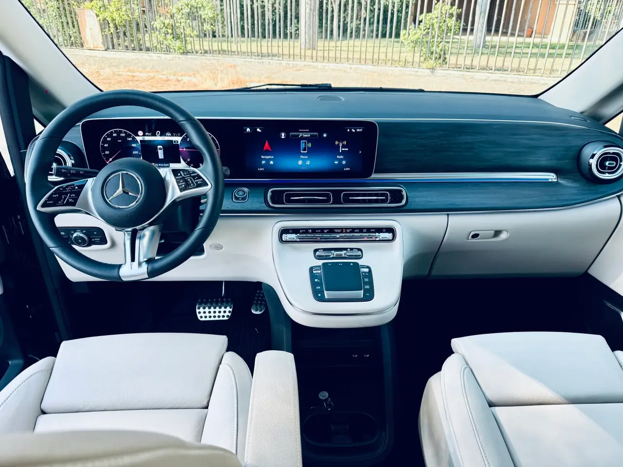 Mercedes Benz V300 4x4 XL VIP (Captain, 7 seat) 2025, rear view — Florence Luxury Car Rental, Florence. Seven guests, one calm ride from Peretola