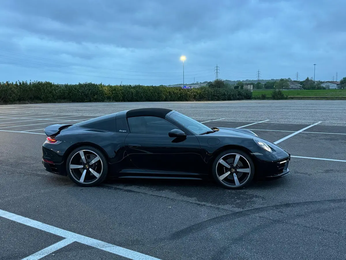 Porsche 911 Targa 2025, front view — Florence Luxury Car Rental, Florence. Porsche 911 Targa in Florence The 2025 Porsche 911 Targa is available for rental in…