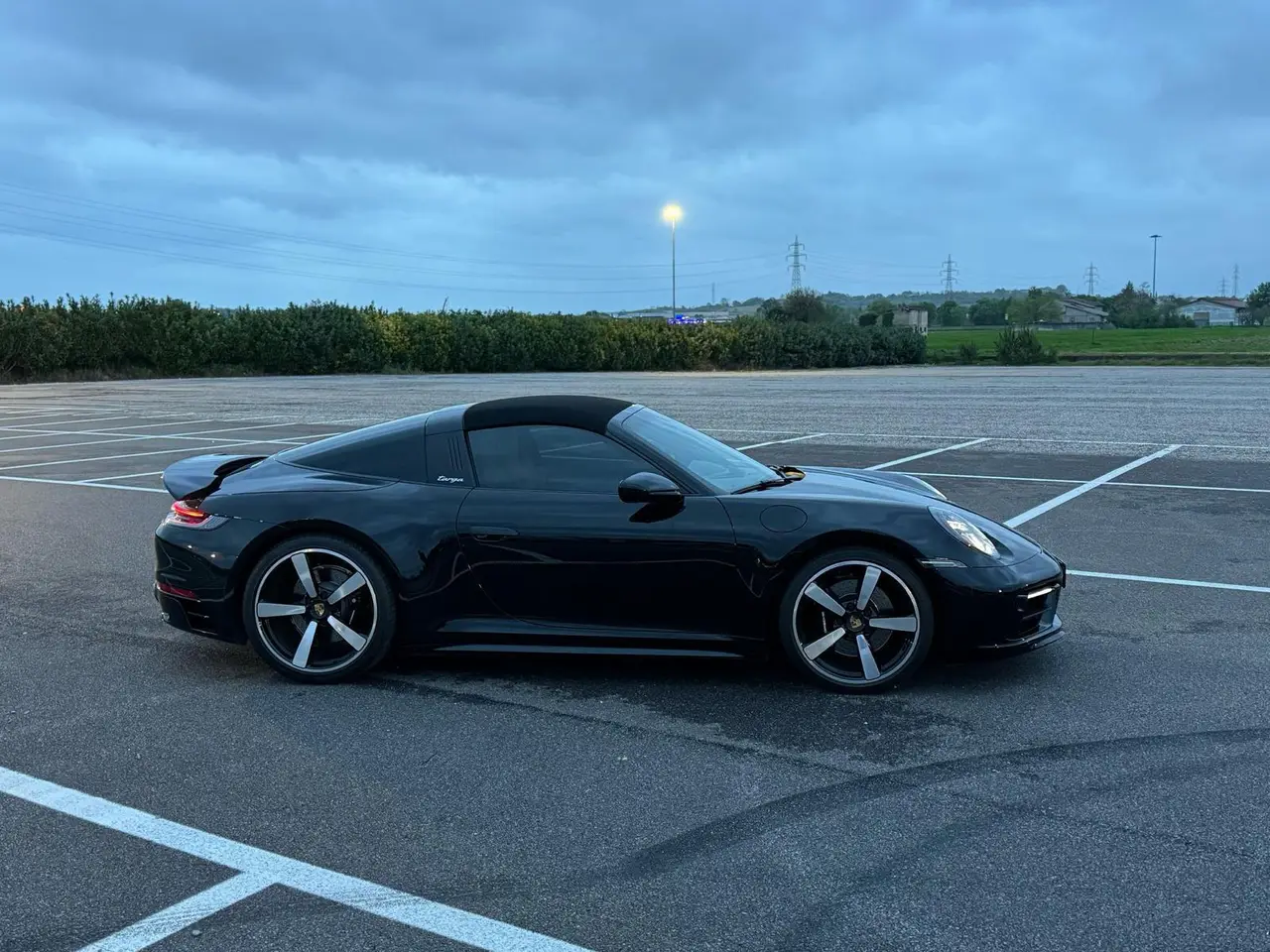Porsche 911 Targa 2025, front view — Florence Luxury Car Rental, Florence. Porsche 911 Targa in Florence The 2025 Porsche 911 Targa is available for rental in…