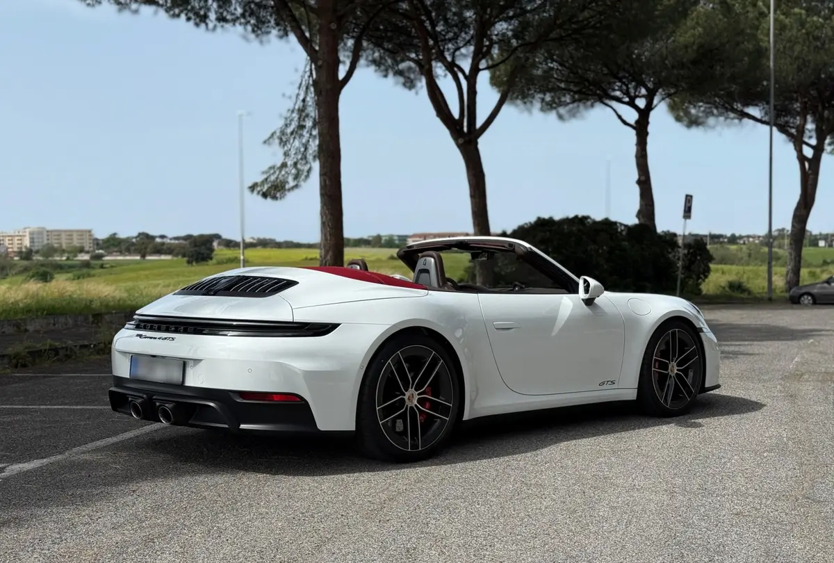 Porsche 992.2 Carrera 4 GTS Cabrio 2025, front view — Florence Luxury Car Rental, Florence. Porsche 992.2 Carrera 4 GTS Cabrio in Florence Renting the 2025 Porsche 992.2 Carrera 4…