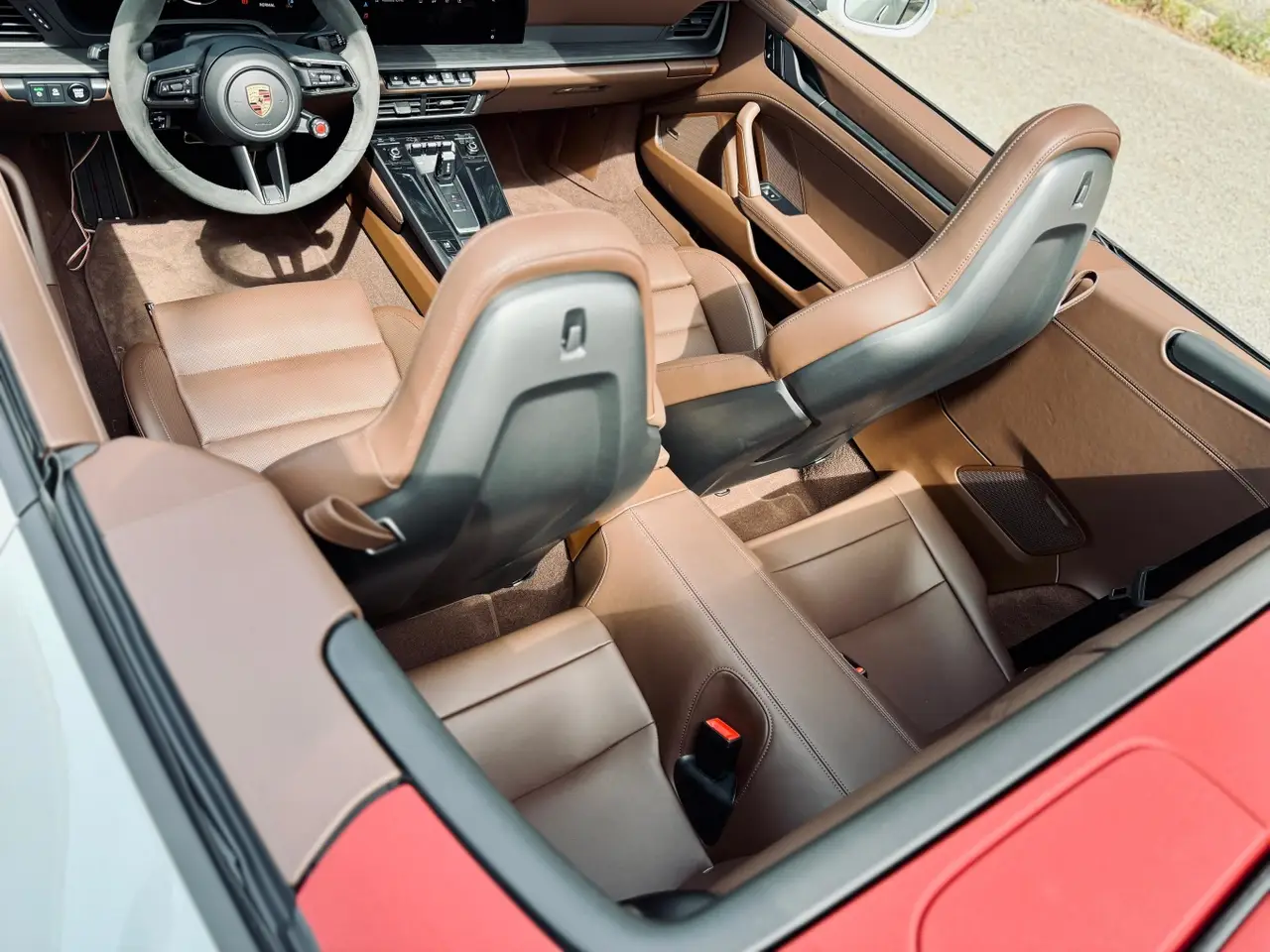 Porsche 992.2 Carrera 4 GTS Cabrio 2025, side profile — Florence Luxury Car Rental, Florence. Porsche 992.2 Carrera 4 GTS Cabrio in Florence Renting the 2025 Porsche 992.2 Carrera 4…