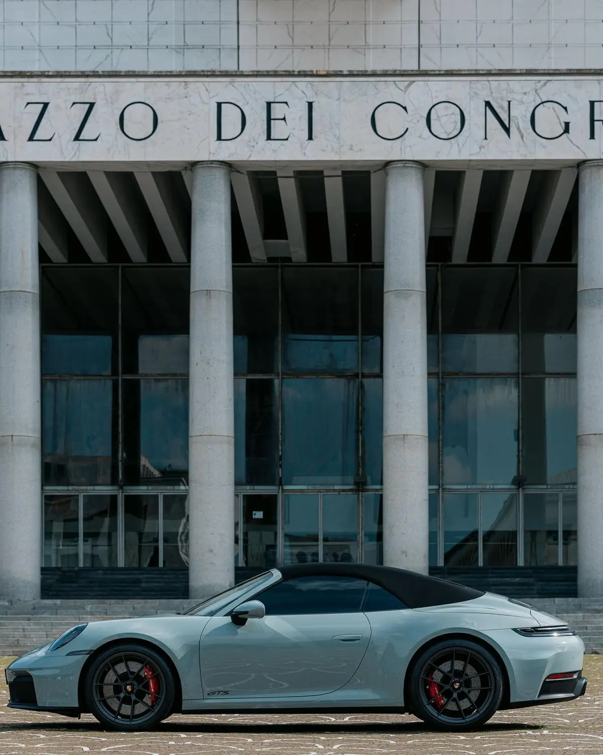 Porsche Carrera Spyder 992,2 GTS 2025, front view — Florence Luxury Car Rental, Florence. Porsche Carrera Spyder 992,2 GTS in Florence Renting the 2025 Porsche Carrera Spyder…