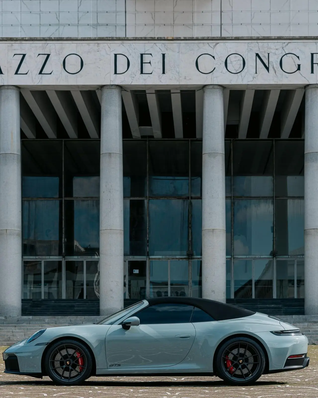 Porsche Carrera Spyder 992,2 GTS 2025, front view — Florence Luxury Car Rental, Florence. Porsche Carrera Spyder 992,2 GTS in Florence Renting the 2025 Porsche Carrera Spyder…