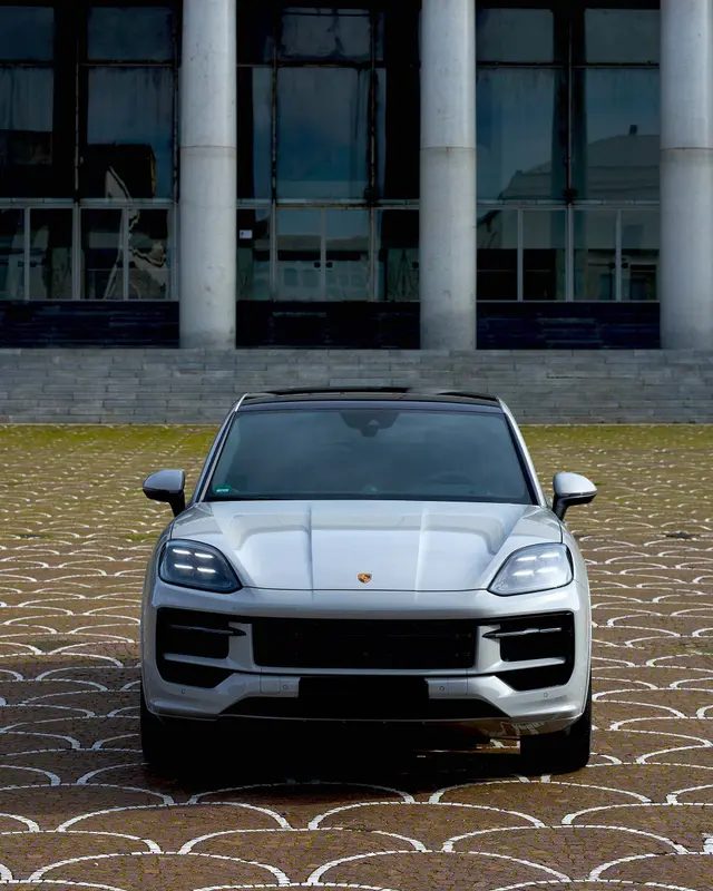 Porsche Cayenne 2025 — Florence Luxury Car Rental, Florence
