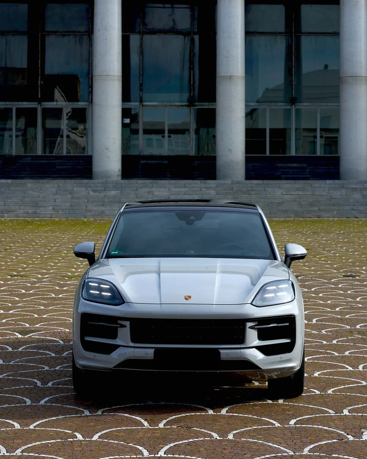 Porsche Cayenne 2025 — Florence Luxury Car Rental, Florence. Porsche Cayenne in Florence The 2025 Porsche Cayenne is available for rental in Florence,…