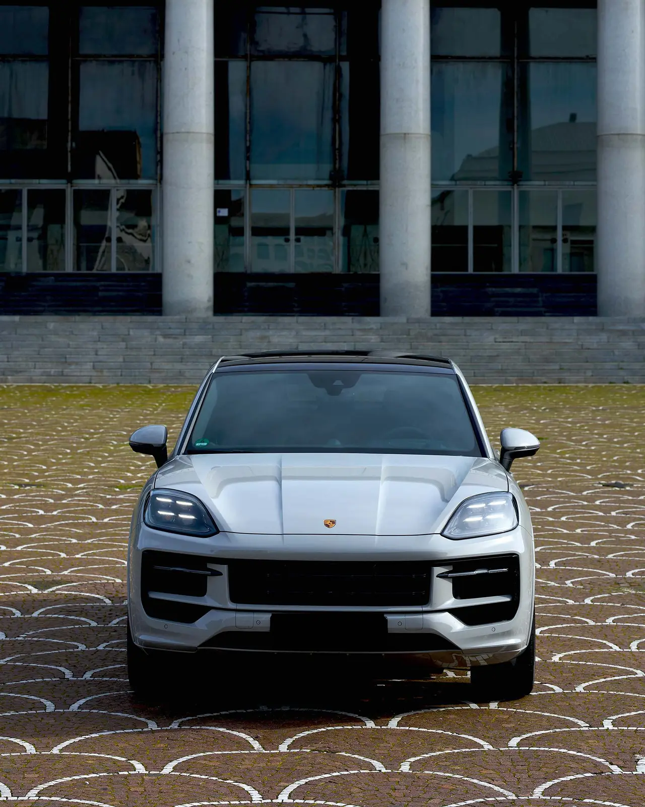 Porsche Cayenne 2025 — Florence Luxury Car Rental, Florence. Porsche Cayenne in Florence The 2025 Porsche Cayenne is available for rental in Florence,…