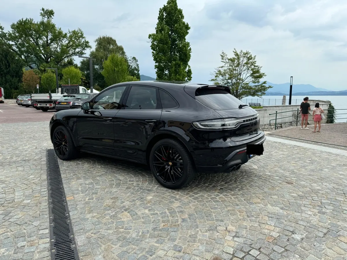 Porsche Macan GTS 2024, front view — Florence Luxury Car Rental, Florence. Porsche Macan GTS in Florence Renting the 2024 Porsche Macan GTS in Florence provides an…