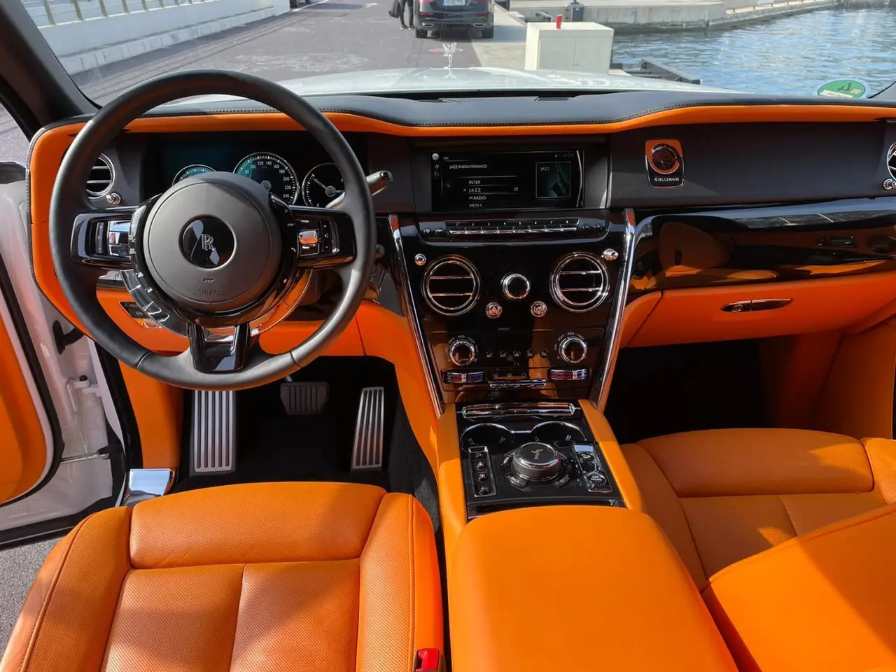 Rolls-Royce Cullinan 2022, front view — Florence Luxury Car Rental, Florence. Villa-to-vineyard comfort for family days beyond the ZTL