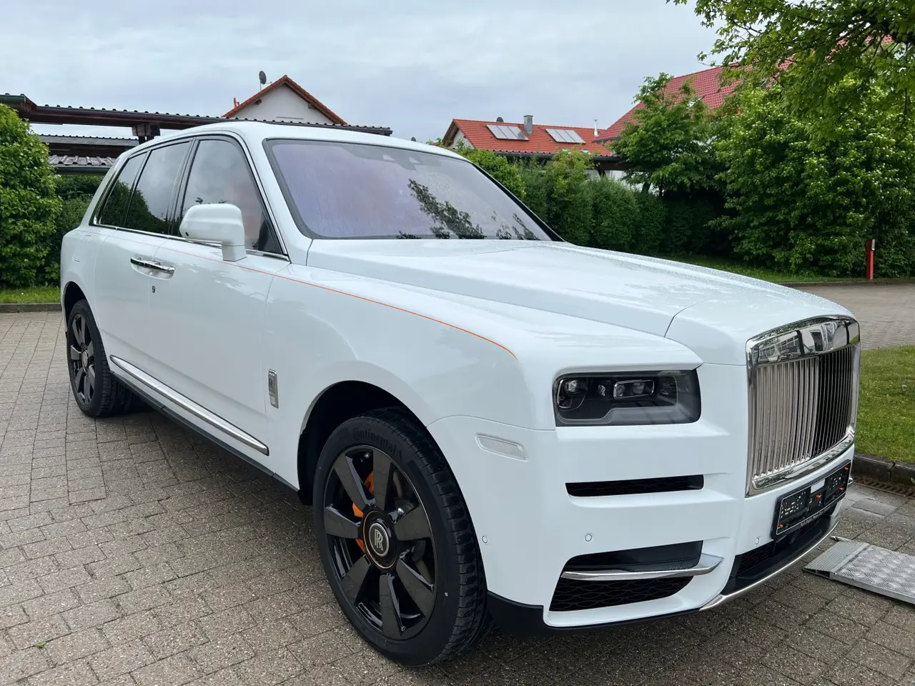 Rolls-Royce Cullinan 2022, interior — Florence Luxury Car Rental, Florence. Villa-to-vineyard comfort for family days beyond the ZTL