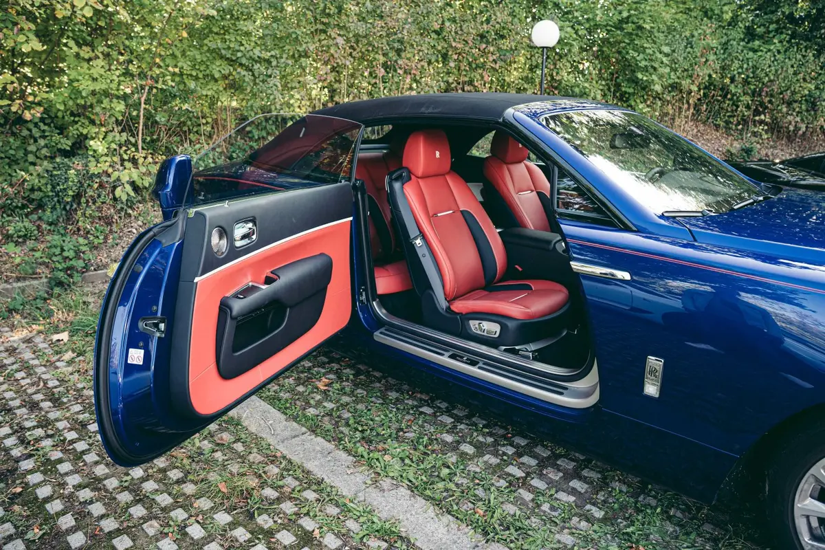 Rolls-Royce Dawn 2022, front view — Florence Luxury Car Rental, Florence. Rolls-Royce Dawn in Florence Renting the 2022 Rolls-Royce Dawn in Florence provides a…
