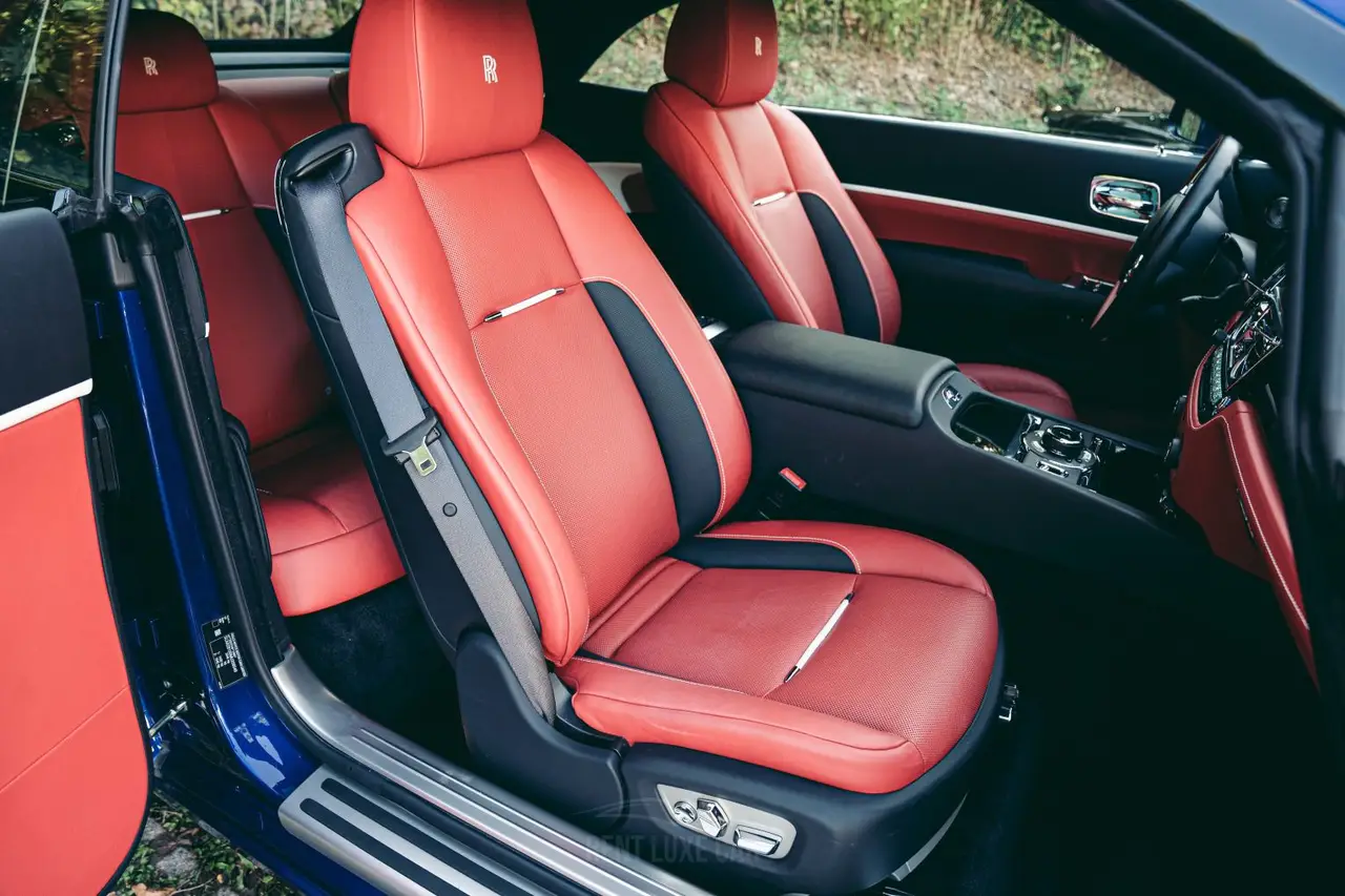 Rolls-Royce Dawn 2022, rear view — Florence Luxury Car Rental, Florence. Rolls-Royce Dawn in Florence Renting the 2022 Rolls-Royce Dawn in Florence provides a…